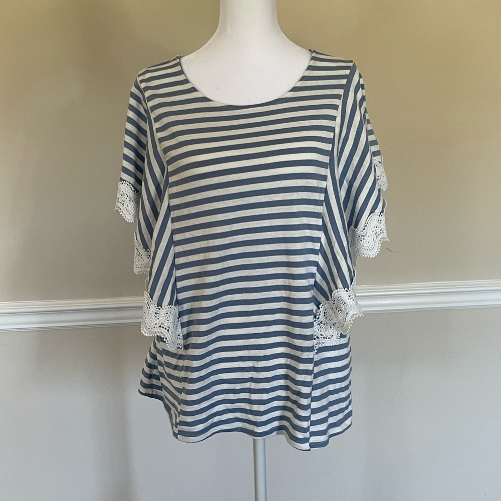 Main Strip Blue? White Stripped Blouse w/ Butterfly sleeves with lace trim